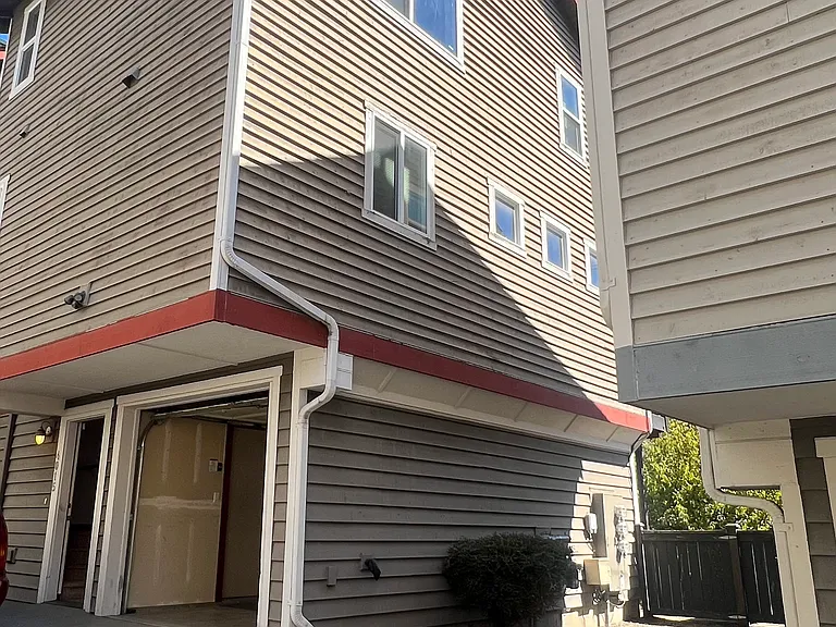 4015 7th Ave NE — Photo 11