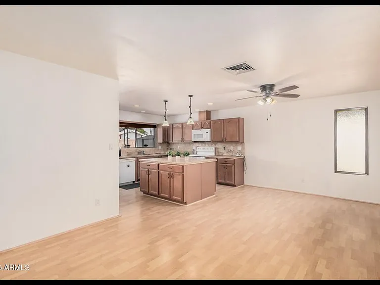 2447 E Holmes Ave — Photo 8