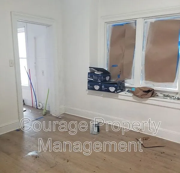 514 W 1st St #A — Photo 5