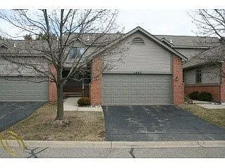 1007 Hickory Dr photo 1