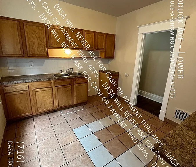202 Chadduck Ave #LOWER — Photo 4