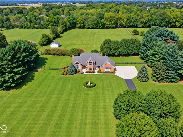 6274 W Stones Crossing Rd, Greenwood, IN 46143