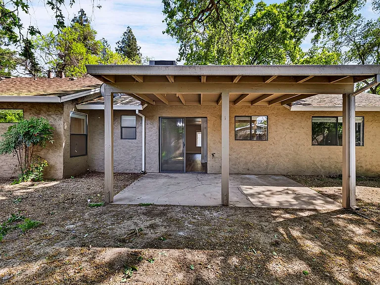 2925 Burnap Ave — Photo 21