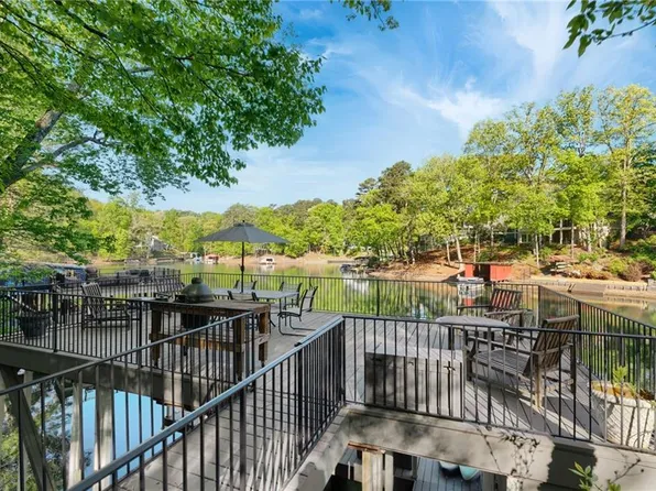 606 Hilltop Ln, Berkeley Lake, GA 30096