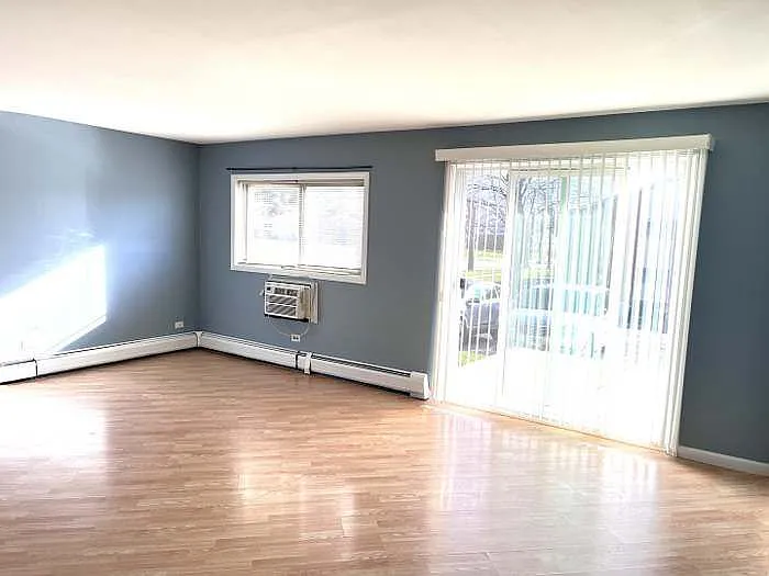 2 bed, 1000 sqft, $2,000 — Photo 3