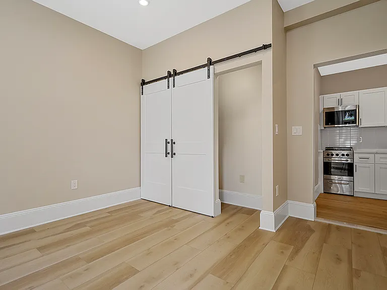 Waldorf Lofts — Photo 16