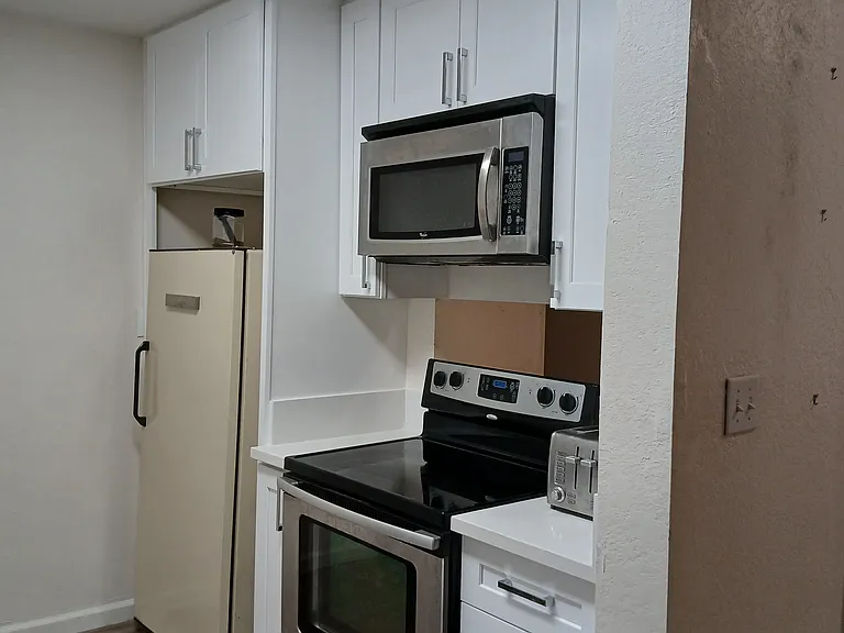 23732 Hillhurst Dr #67 — Photo 9
