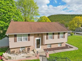 304 Highland Dr, Pottsville, PA 17901