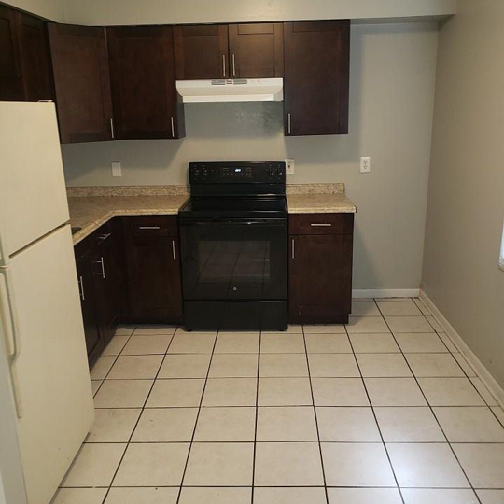 1st image of 10117 N 10th St #A