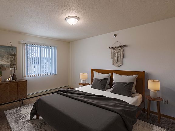 Grand Forks, ND Creekside Apartments | Bedroom