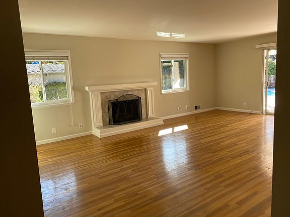 Living room with gas fireplace