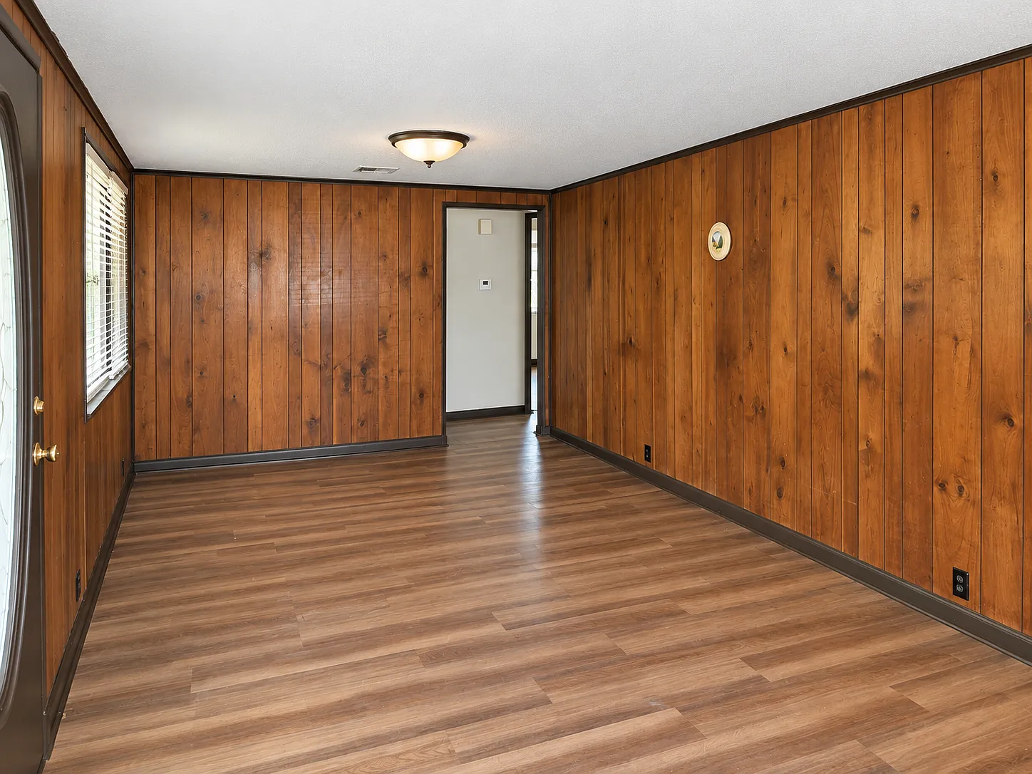 3 bed, 964 sqft, $1,600 — Photo 4