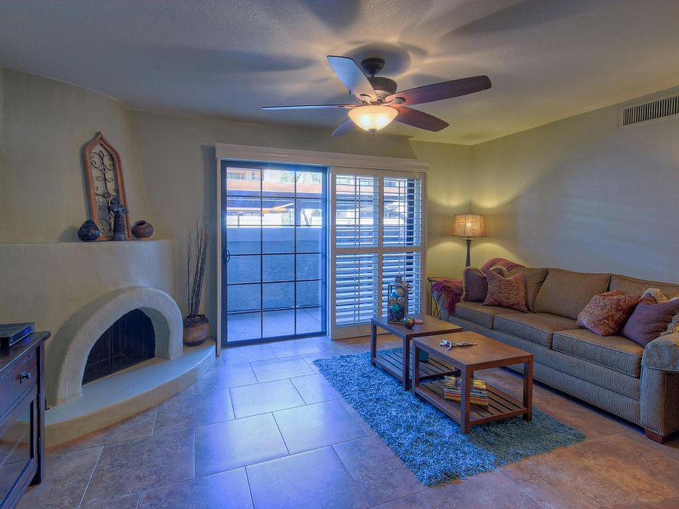 Great Room With Fire Place