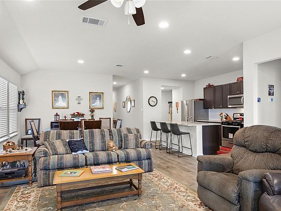 5th image of 326 Northshore Trl