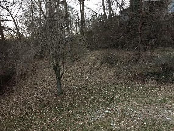 4th image of 562 Weeks Ave