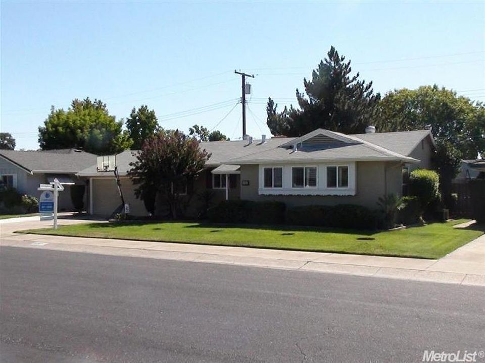 1st image of 830 Ehrhardt Dr