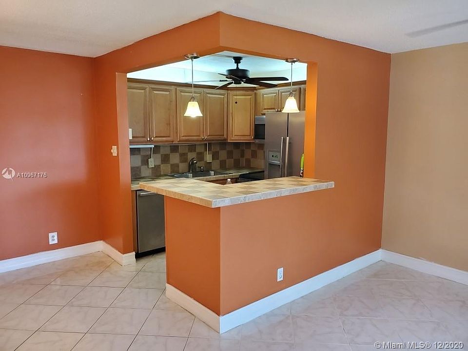 1st image of 275 Windsor Dr #275-L
