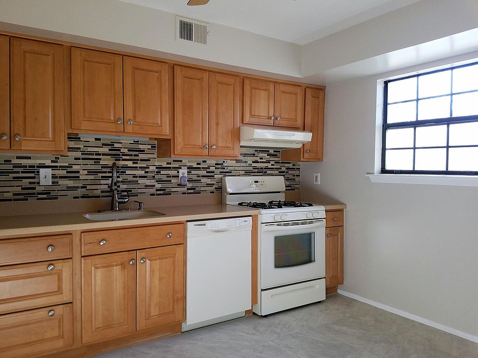 9 fairway ct lawrence township nj 08648