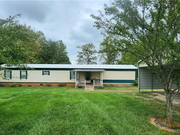 2676 State Highway 268, Pinnacle, NC 27043