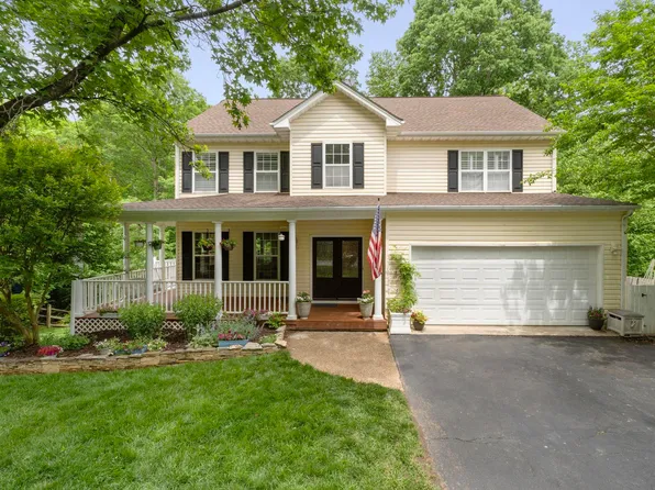 2677 Kendalwood Ln, Charlottesville, VA 22911