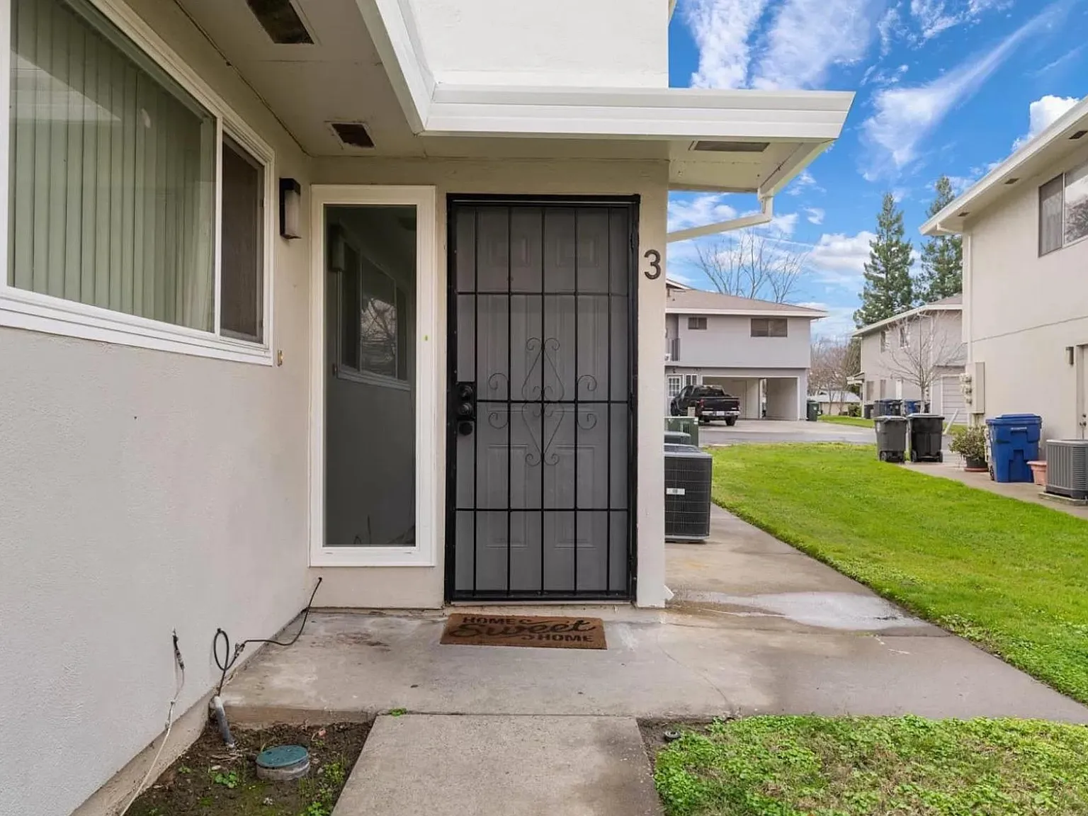 2 bed, 840 sqft, $1,850 — Photo 2