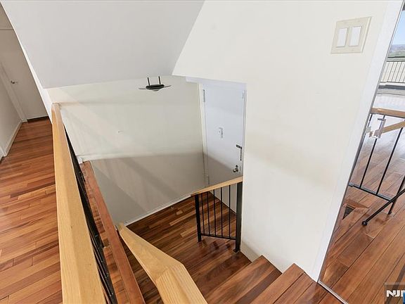 2nd image of 2 Horizon Rd APT 1214