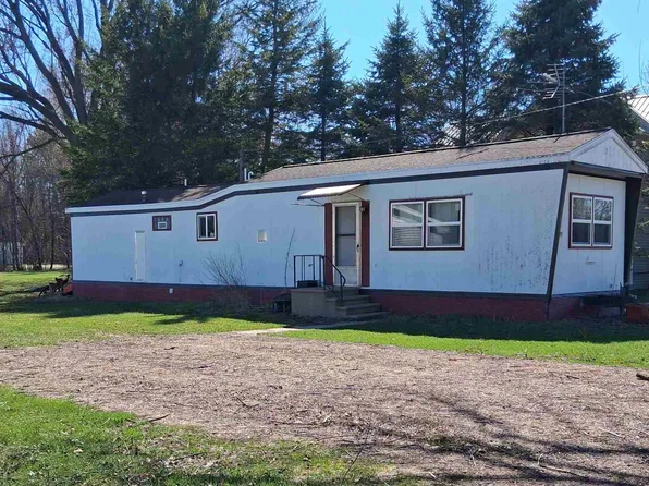 507 E Groninger St, Suring, WI 54174