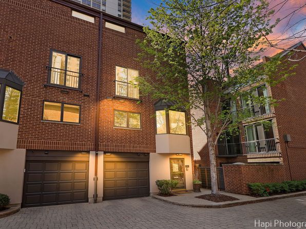1340 N Sutton Pl, Chicago, IL 60610