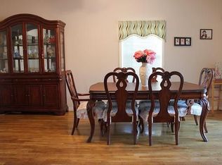 212 Meadow Ln, Secaucus, NJ 07094
