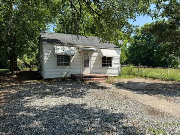 206 Broad St, Thomasville, NC 27360