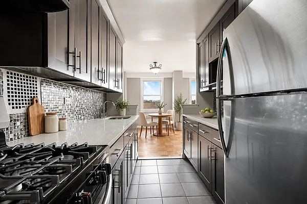 Kitchen, photo 1