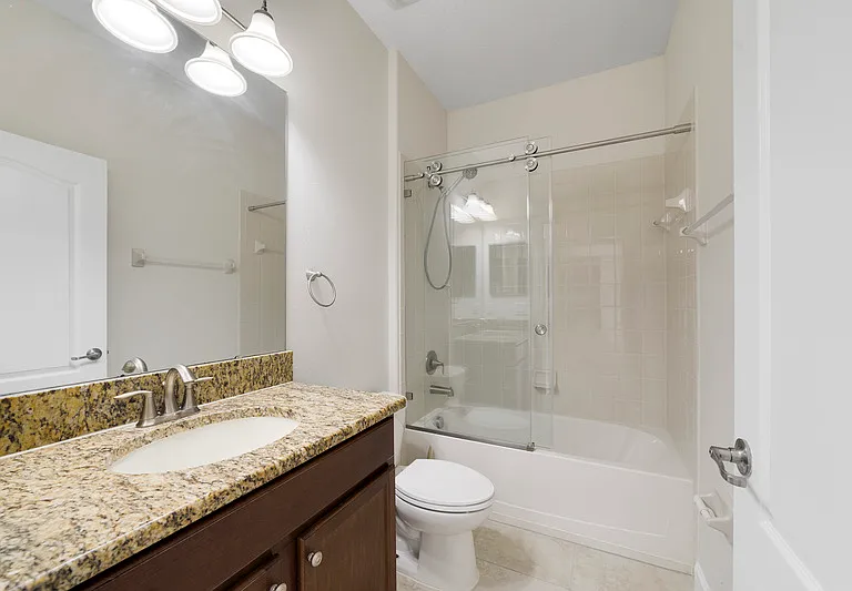 1315 Moss Creek Ln — Photo 8
