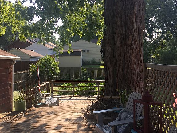 GREAT two tiered deck!