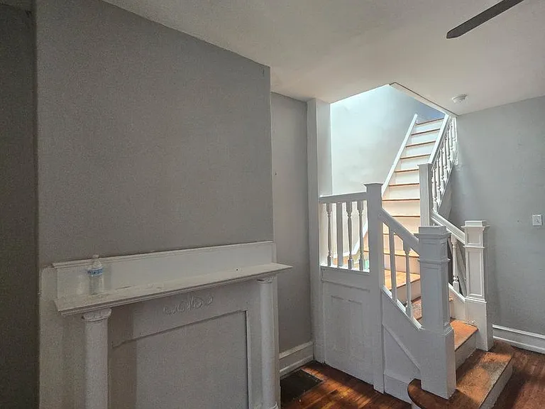 1249 N Alden St — Photo 12
