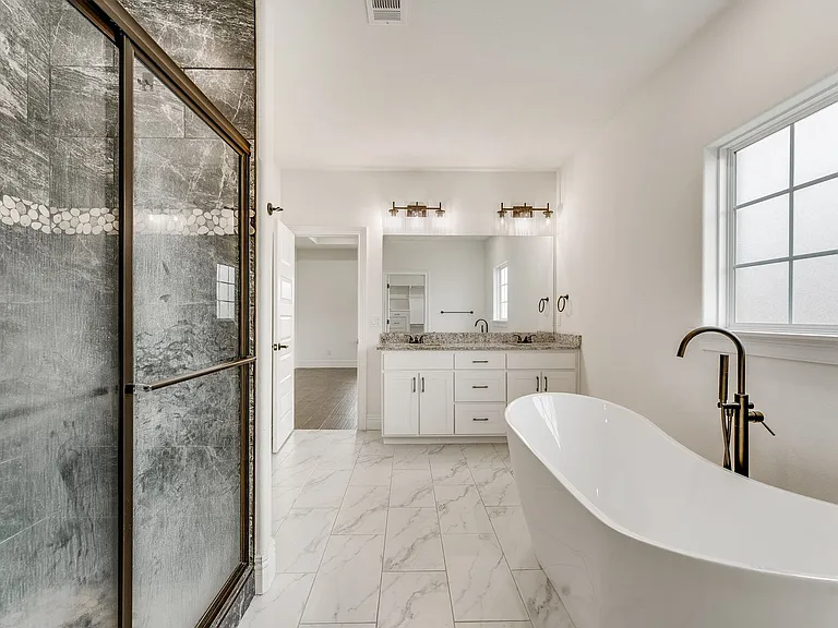 1100 Brandon Way — Photo 8