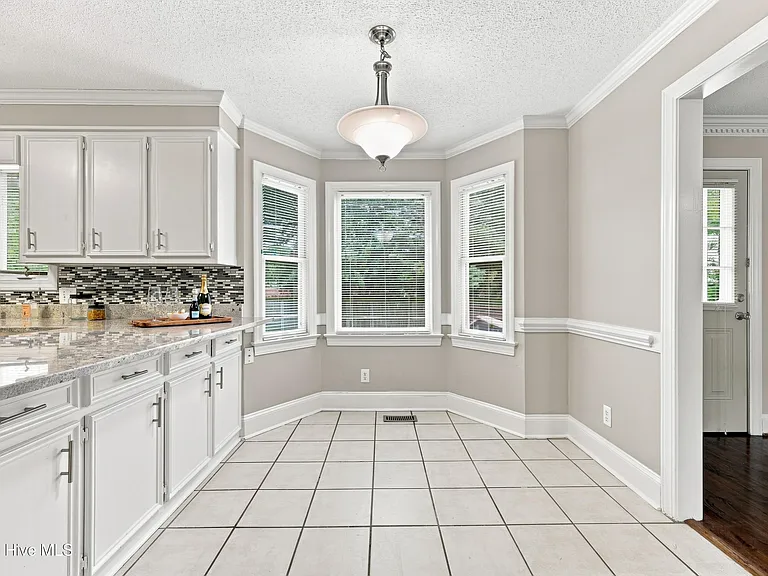 1707 Paramore Dr — Photo 9
