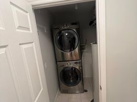 547 Gorge Rd, Cliffside Park, NJ