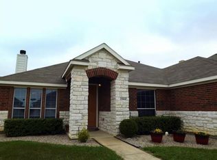 2364 Merlin Dr, Grand Prairie, TX 75052