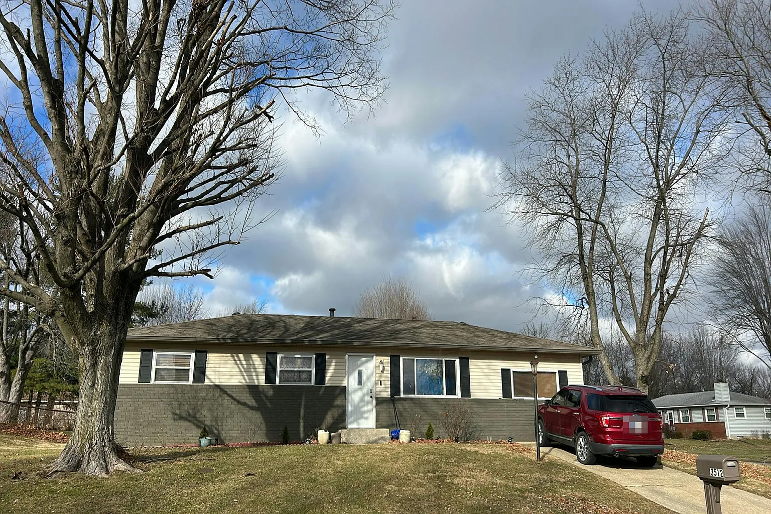 3512 Royal Oak Dr photo 1