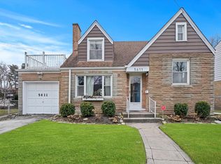 5611 Crain St, Morton Grove, IL 60053