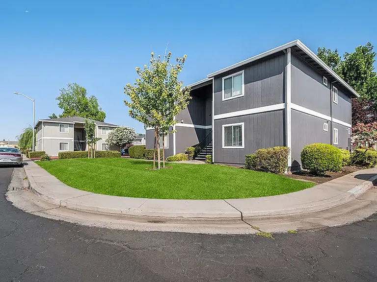 Riverbank Apartments — Photo 19