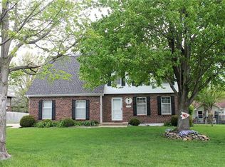7710 NW 75th St, Kansas City, MO 64152