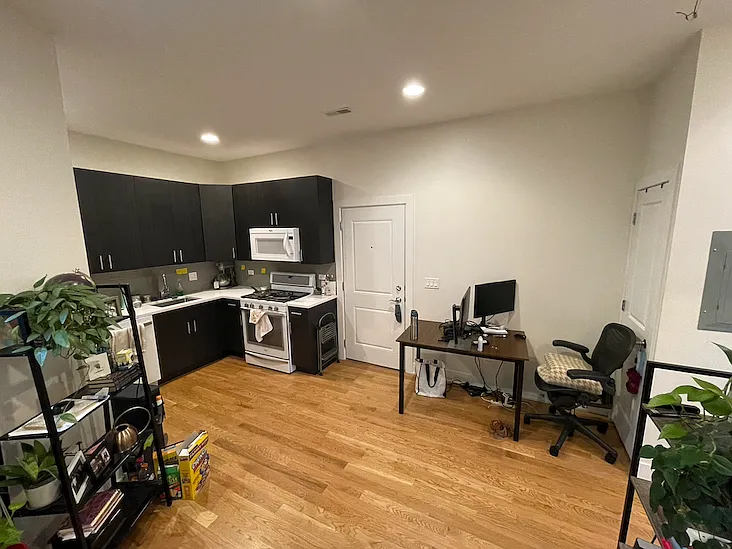 4639 N Broadway St #305 — Photo 4