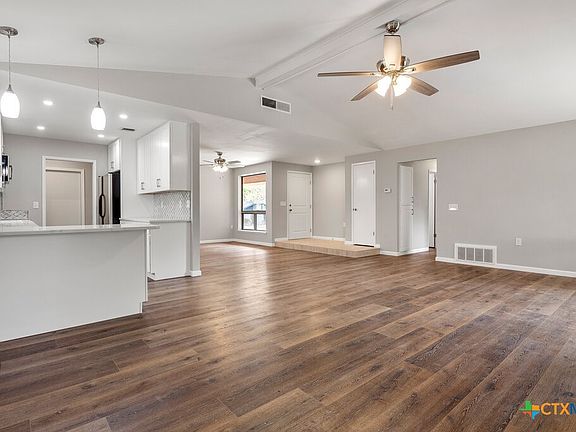 4th image of 11429 Golden Oak Trl