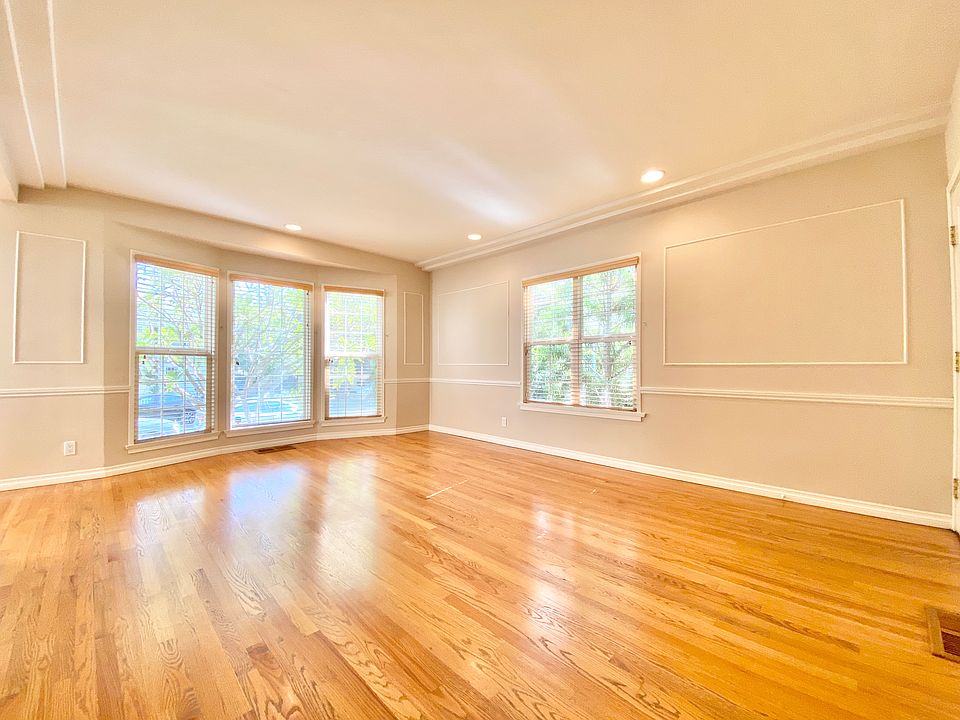 1st image of 129 S Swall Dr #1A