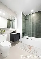 527 Grand Avenue 304 image 8 of 14