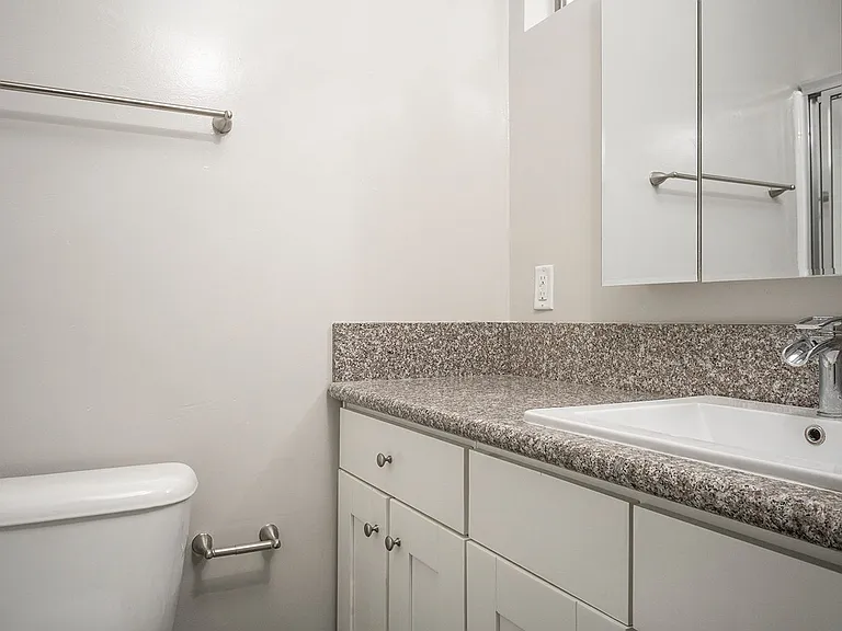 631 E Verdugo Ave — Photo 22