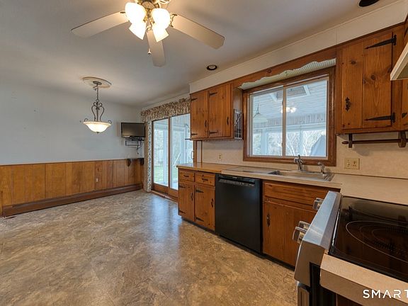 4th image of 140 Homestead Road