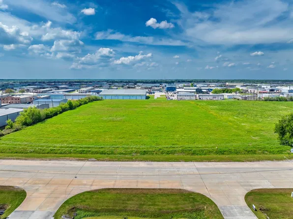 526 S Hollywood Rd, Houma, LA 70360