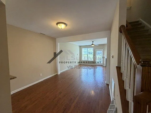 100 Stratford Lakes Dr #221 — Photo 2